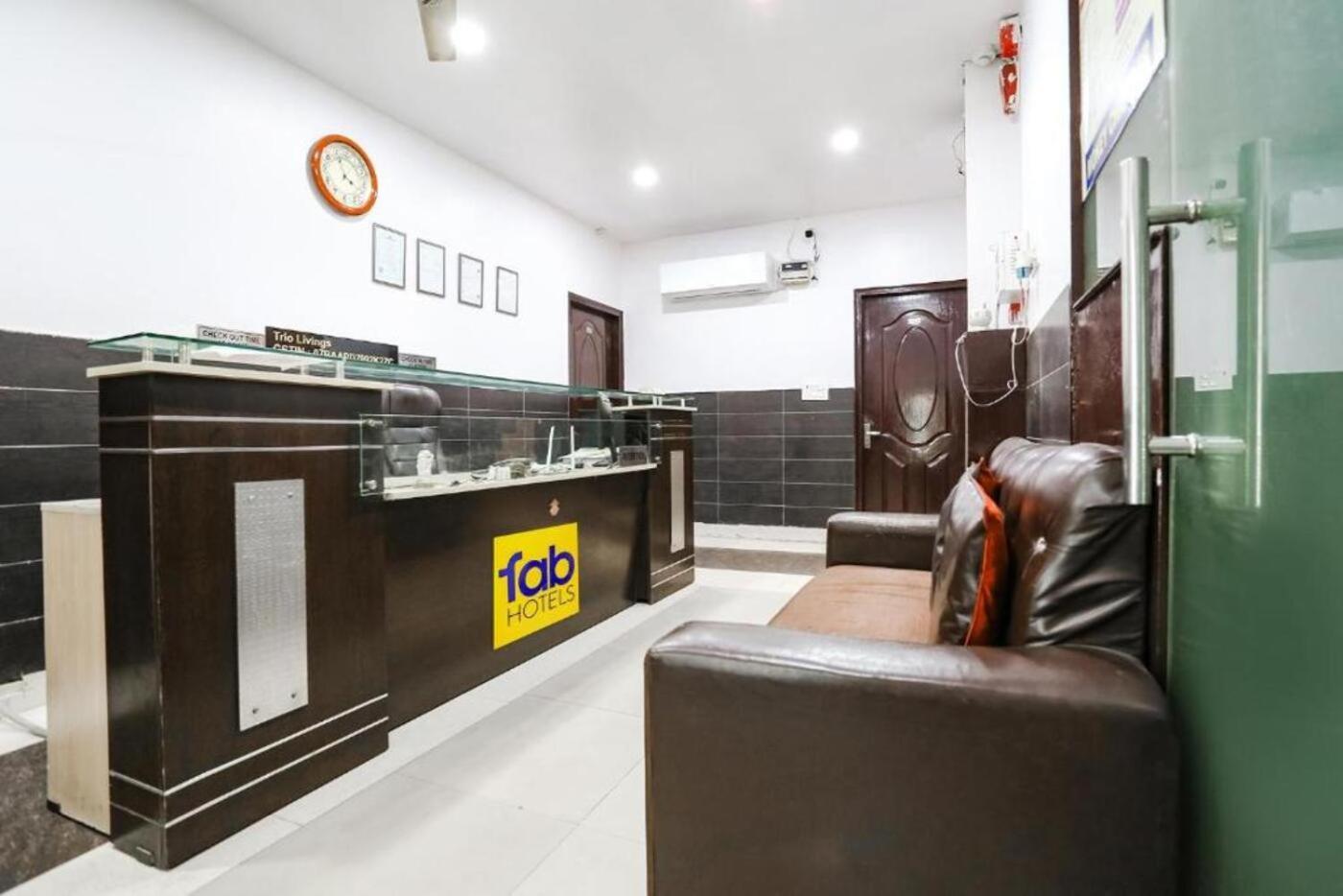 Hotel Indira Palace Vrindāvan Екстериор снимка